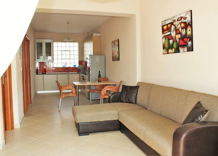 Theodora * Паралия-Дионисиу